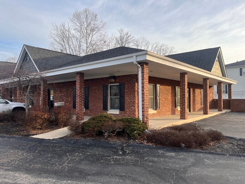 More Photos Of 2495 S Walnut Street Pike, Bloomington Office Residential For Lease