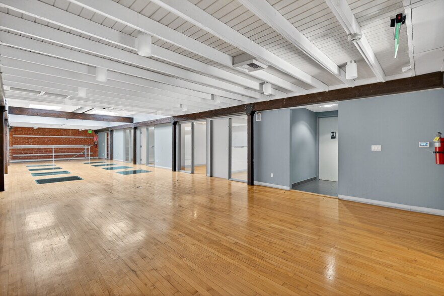 More Photos Of 4716 Vineland Ave, North Hollywood Loft Creative Space For Lease