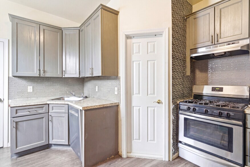 More Photos Of 237 Astor St, Newark Apartments For Sale