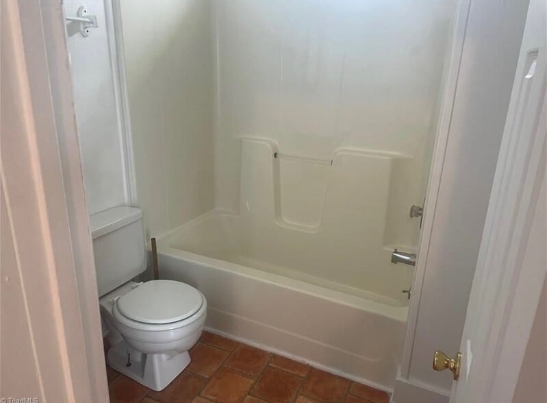 More Photos Of 356-358 Dixie Broadway, Winston-Salem Specialty For Sale
