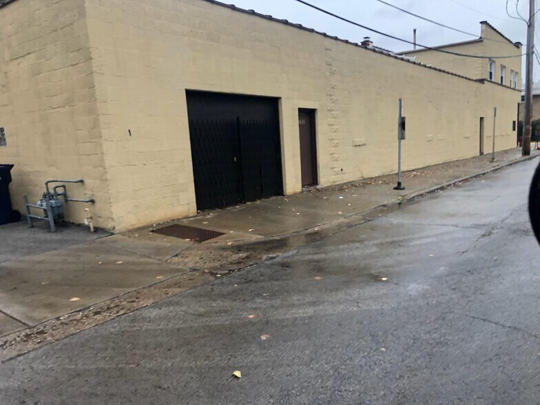 More Photos Of 4835 Louise St, Skokie Industrial For Sale