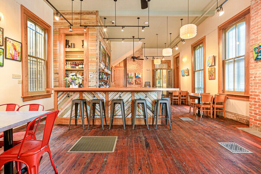 More Photos Of 1502 Elysian Fields Ave, New Orleans Hotel For Sale