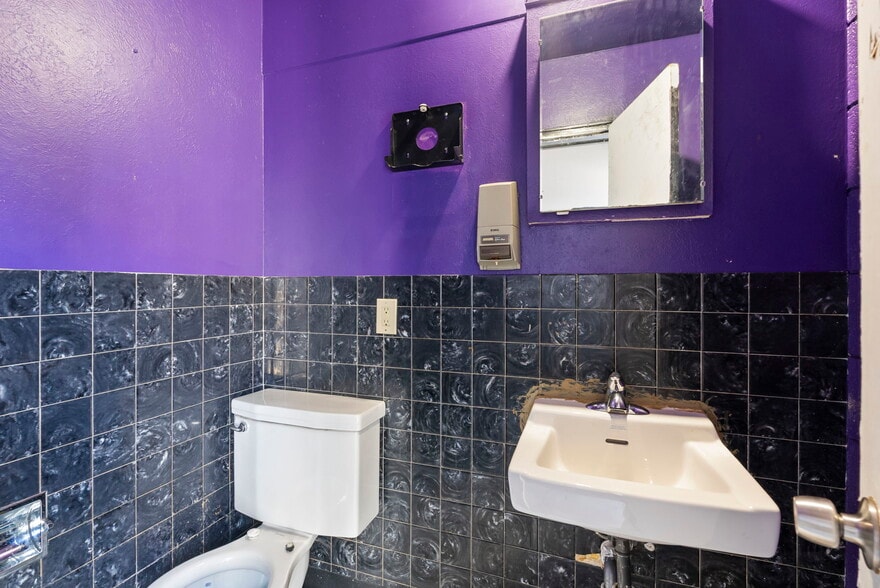 More Photos Of 710-712 S Tejon St, Colorado Springs Office For Sale