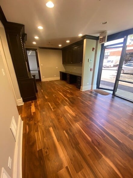 More Photos Of 7651-7657 W 100th Pl, Bridgeview Warehouse For Sale