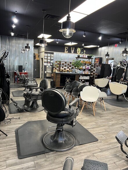 More Photos Of 3526 Zafarano Dr, Santa Fe Freestanding For Lease