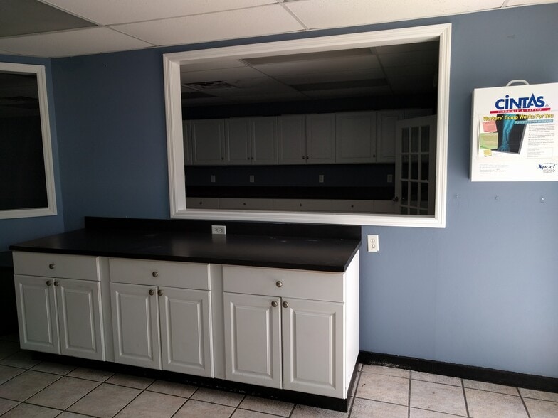 More Photos Of 3081 SE Dominica Ter, Stuart Manufacturing For Lease