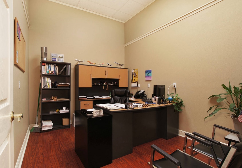 More Photos Of 11880 Lacy Ln, Fort Myers Warehouse For Sale