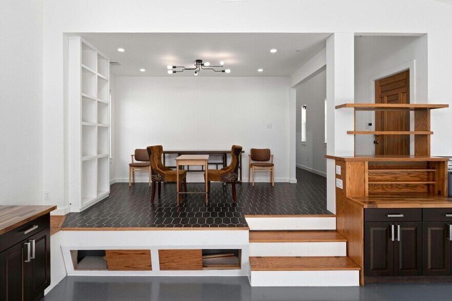 More Photos Of 2236 Webberville Rd, Austin Office For Lease