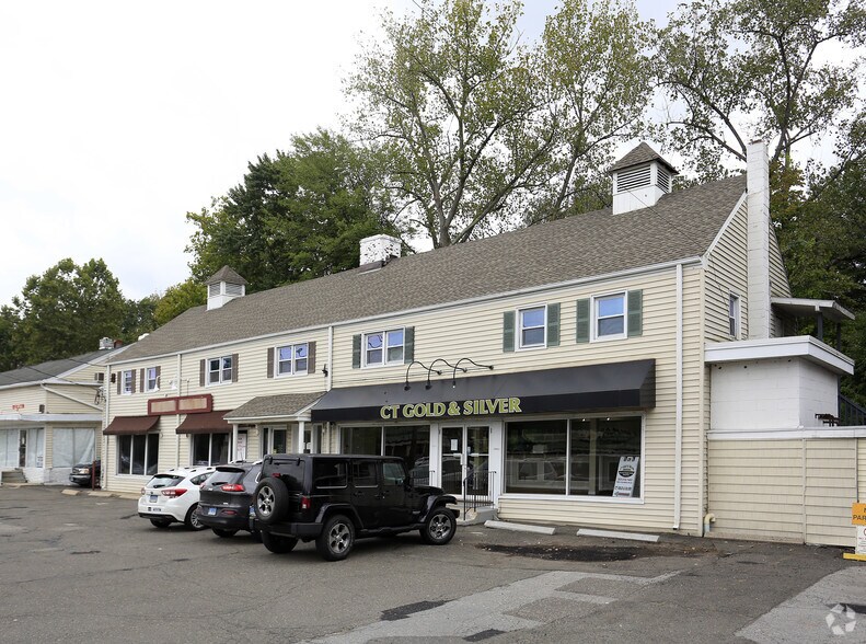 More Photos Of 13 Danbury Rd, Wilton Freestanding For Lease