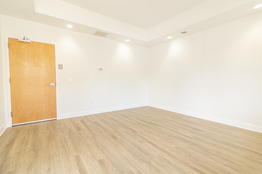 More Photos Of 5613 Duraleigh Rd, Raleigh Office For Sale