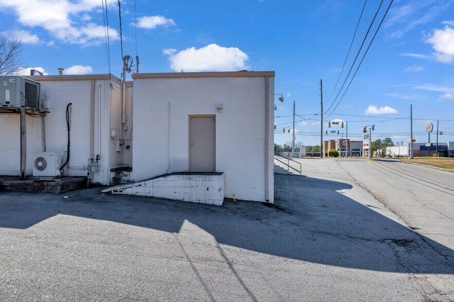 More Photos Of 999 Big a Rd, Toccoa Restaurant For Sale