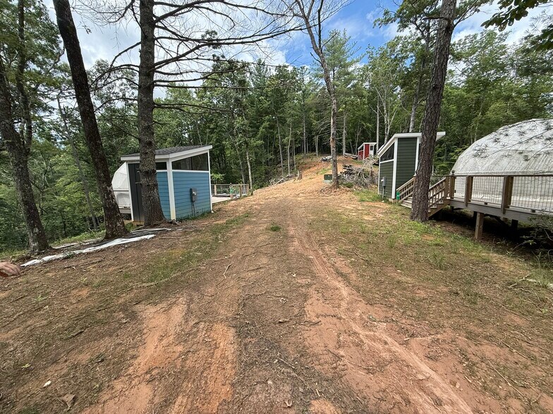 More Photos Of 1105 Fall Creek Rd, Purlear Apartments For Sale