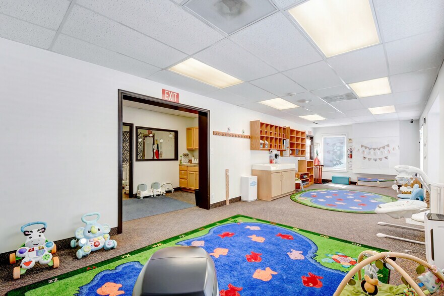 More Photos Of 419 S Robertson Blvd, Beverly Hills Schools For Sale