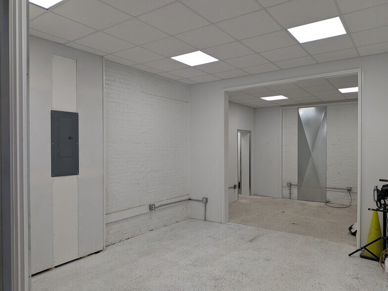 More Photos Of 585 Broadway, Kingston Storefront Retail Office For Lease