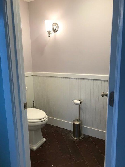 More Photos Of 7307 Highland St, Springfield Light Distribution For Lease