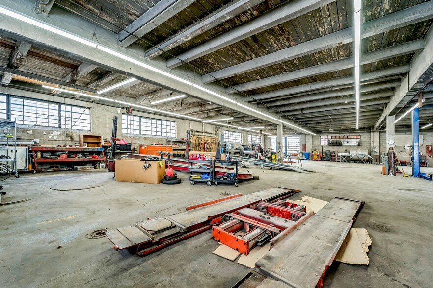 More Photos Of 4423 Belair Rd, Baltimore Auto Repair For Sale