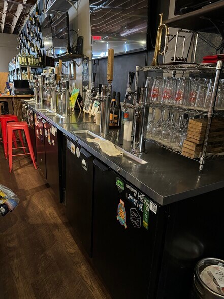 More Photos Of 10 Horne St, Raleigh Office For Lease