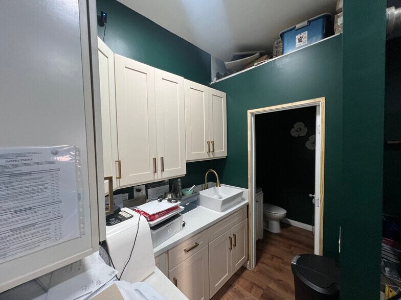 More Photos Of 4071 S Main St, Los Angeles Storefront Retail Residential For Sale