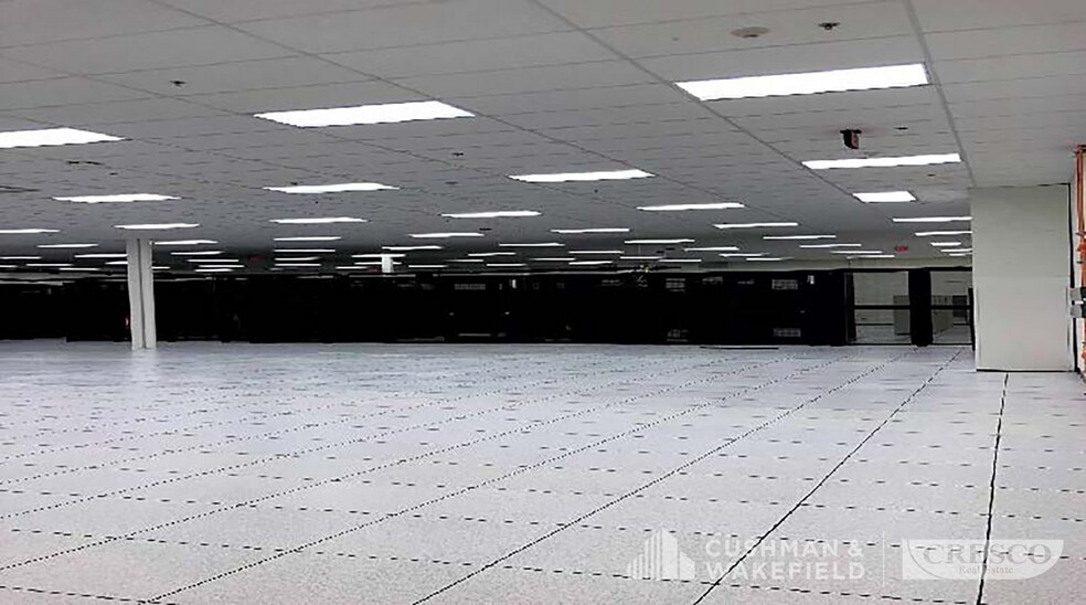 More Photos Of 7000 Souder Rd, New Albany Industrial For Lease