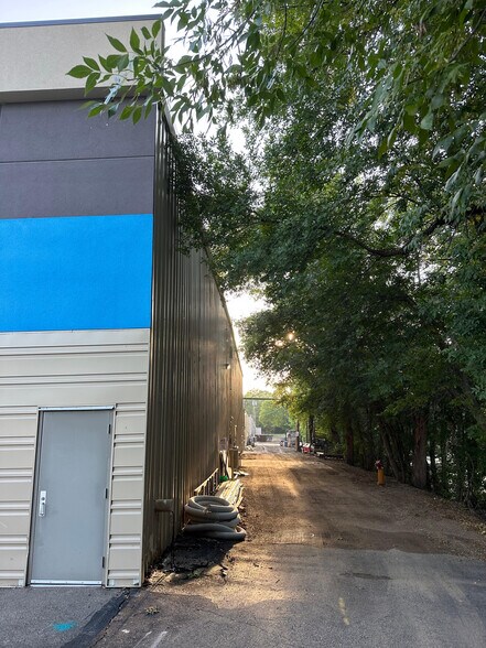 More Photos Of 1250 4th Ave NW, Minot Storefront For Lease