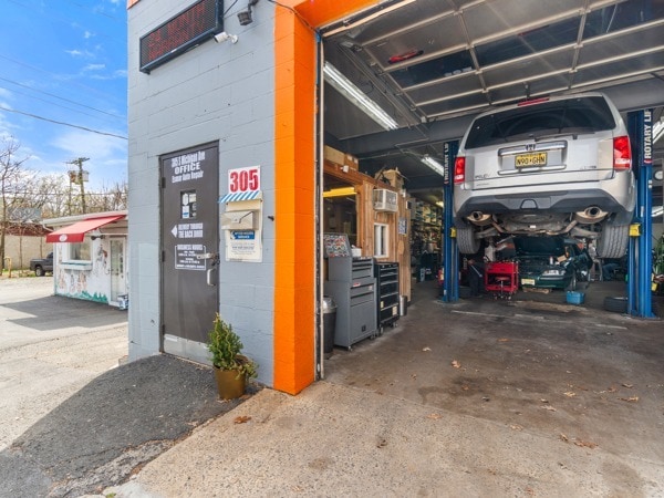 More Photos Of 305 S Michigan Ave, Kenilworth Industrial For Sale