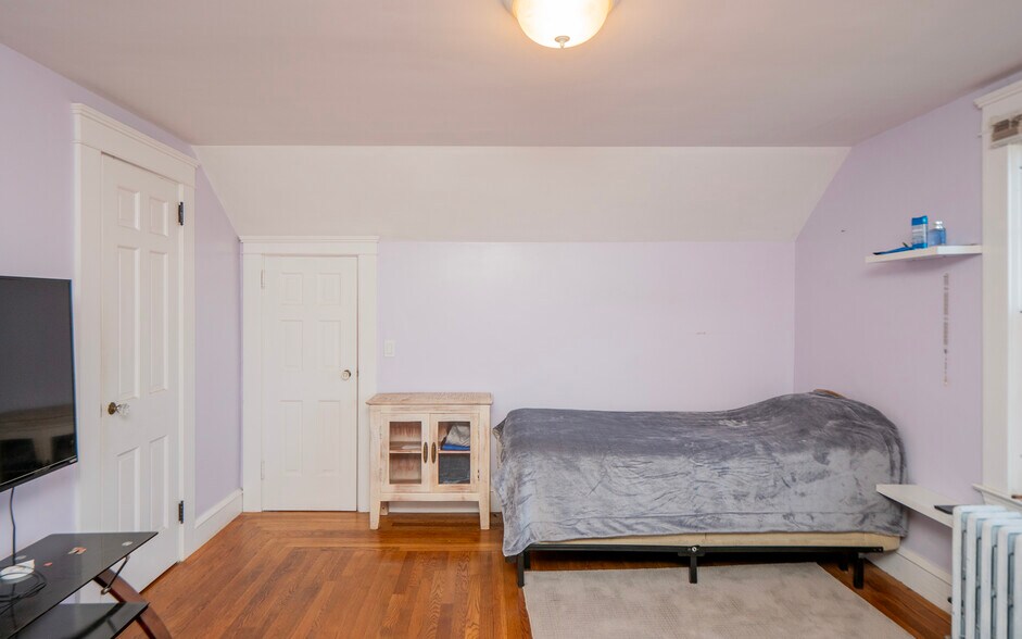 More Photos Of 999 Aquidneck Ave, Middletown Flex For Sale