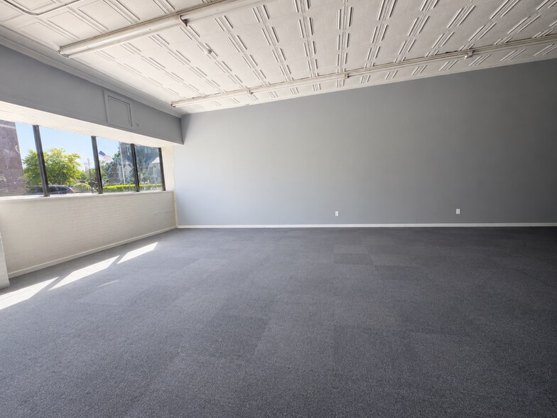 More Photos Of 85 Center St, Middleborough Storefront For Lease