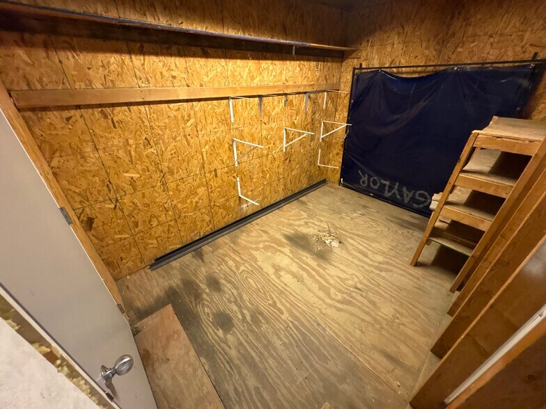 More Photos Of 703 Widewater Dr, Lafayette Warehouse For Lease