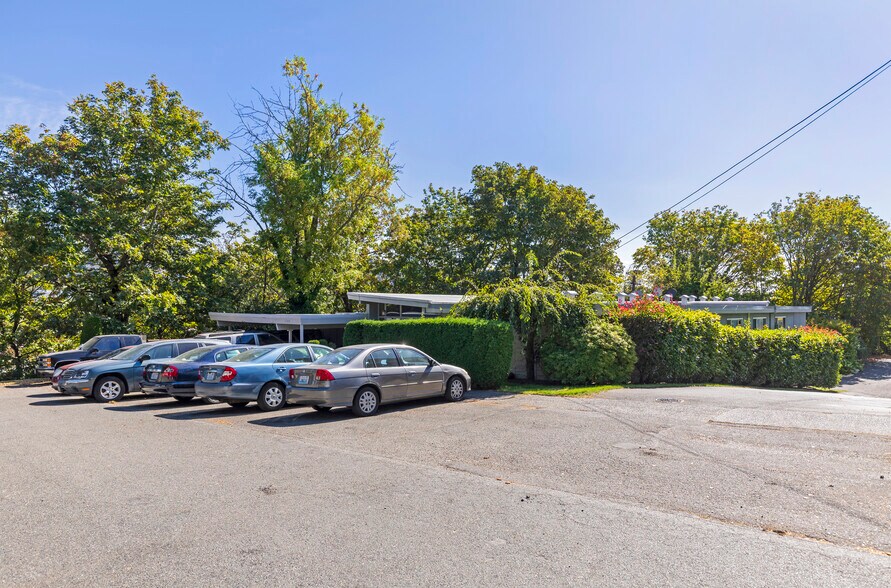 More Photos Of 2109 W Raye St, Seattle Apartments For Sale