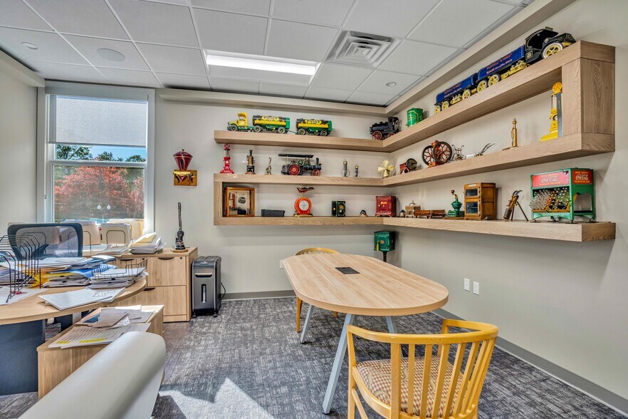 More Photos Of 321 Hartz Ave, Danville General Retail For Sale