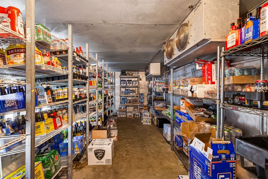 More Photos Of 6118 W Jim Bilton Blvd, Saint George Convenience Store For Sale