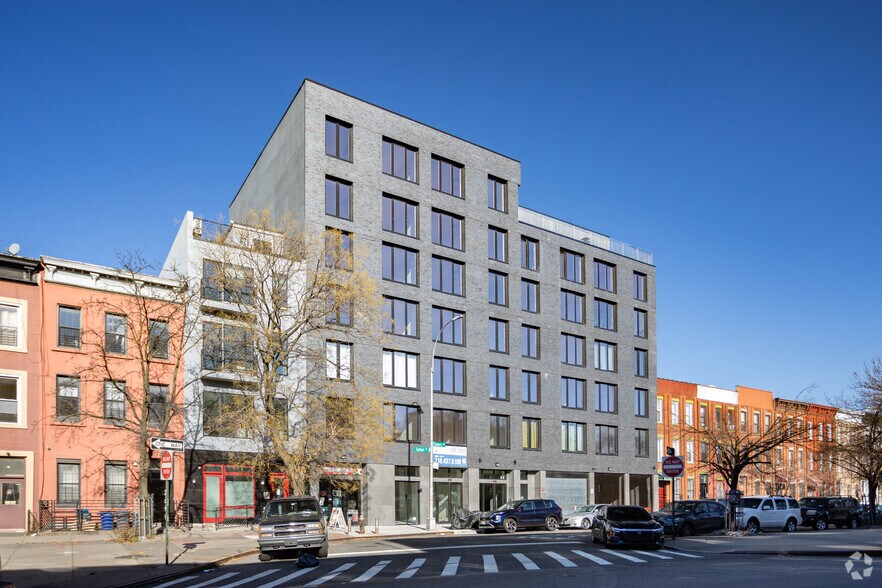 More Photos Of 17 Somers St, Brooklyn Apartments For Lease