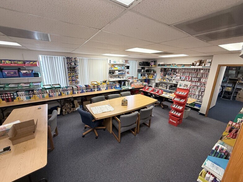 More Photos Of 6745 SW Hampton St, Portland Office For Lease