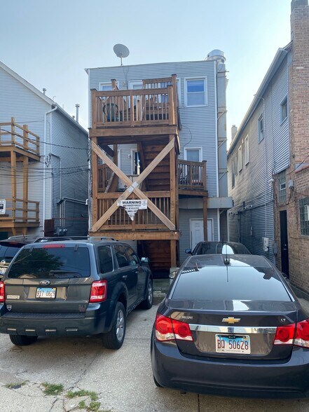 More Photos Of 2825 N Lincoln Ave, Chicago Storefront Retail Residential For Sale