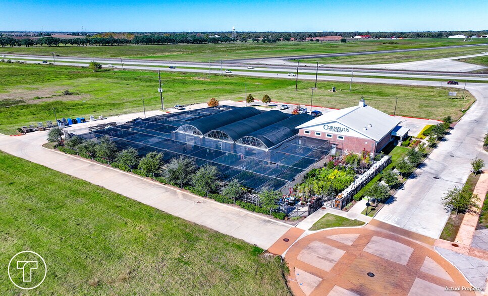 More Photos Of 6720 Hwy 90 Alt, Sugar Land General Retail For Sale