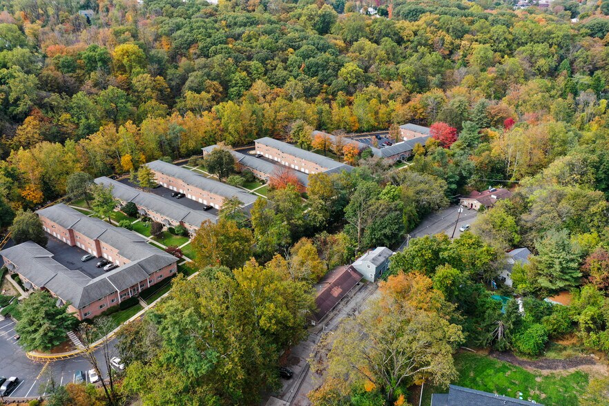 More Photos Of , Bloomingdale General Retail For Sale