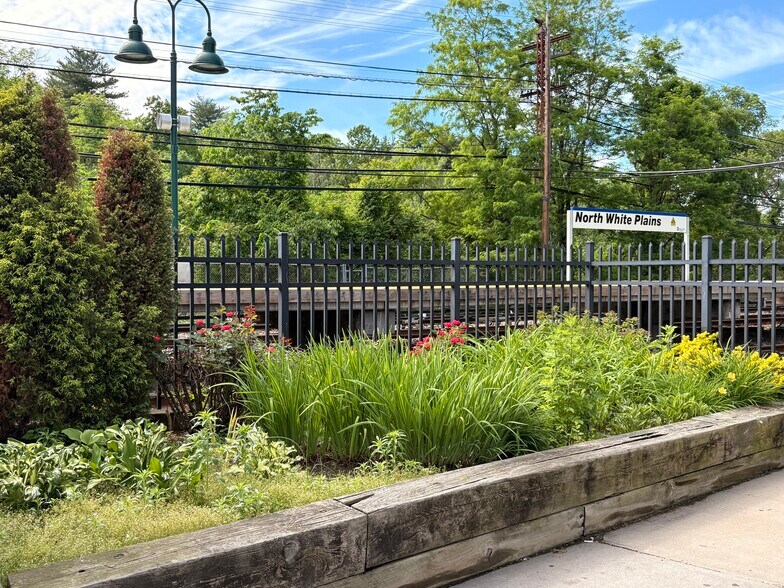 More Photos Of 1 Harlem Ave, White Plains General Retail For Lease