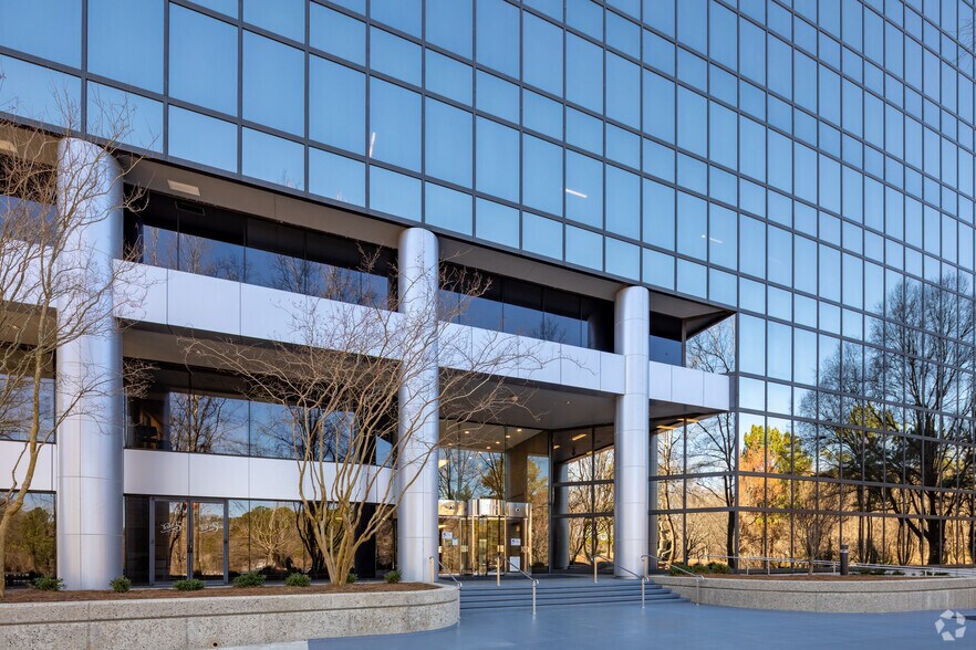 More Photos Of 2635 Century Pky NE, Atlanta Office For Lease