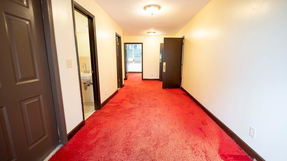 More Photos Of 123 N 5th St, Cochran Religious Facility For Sale