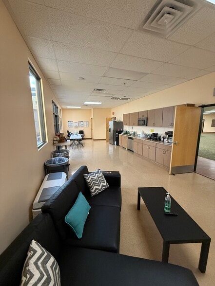 More Photos Of 319 E Warm Springs Rd, Las Vegas Medical For Sale