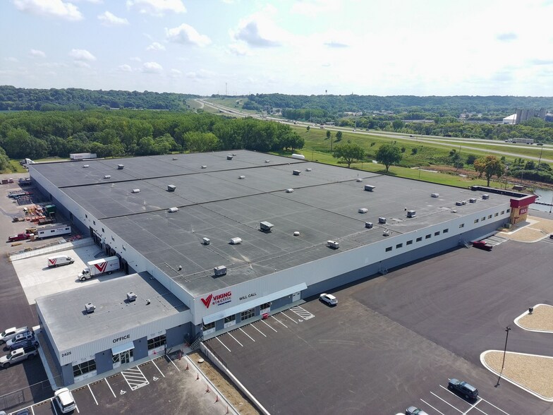 More Photos Of 2415 3rd Ave, Mankato Distribution For Lease