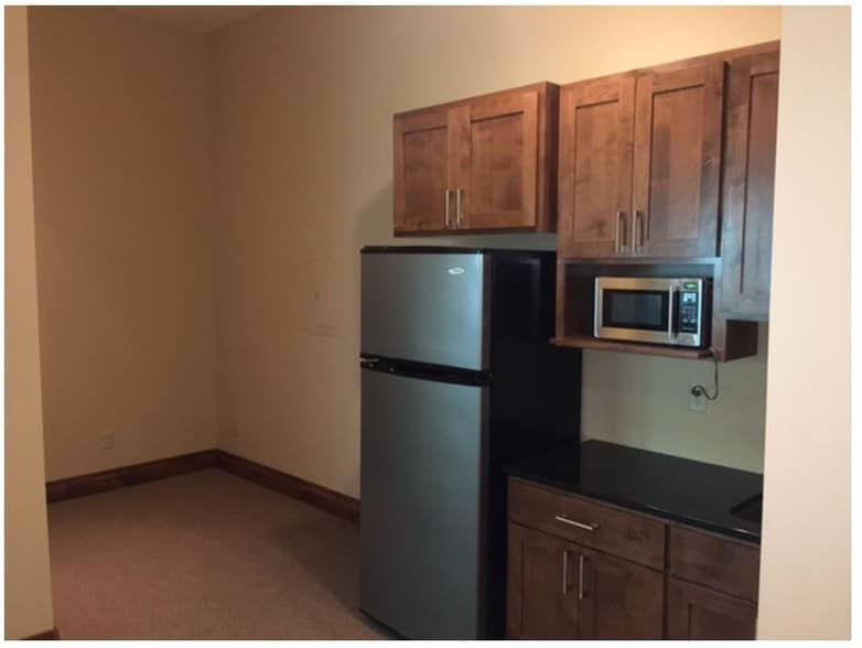 More Photos Of 8646 Eagle Creek Cir, Savage Office For Lease