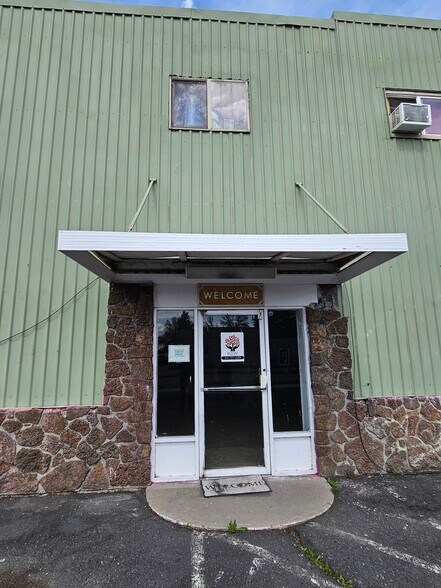 More Photos Of 917 E Main St, Klamath Falls Flex For Sale