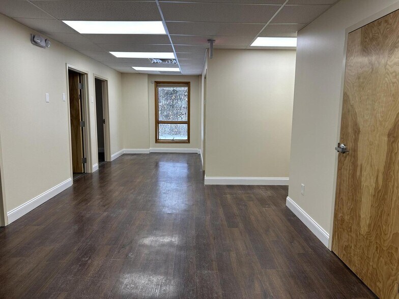 More Photos Of 521 Vischer Ferry Rd, Clifton Park Medical For Lease