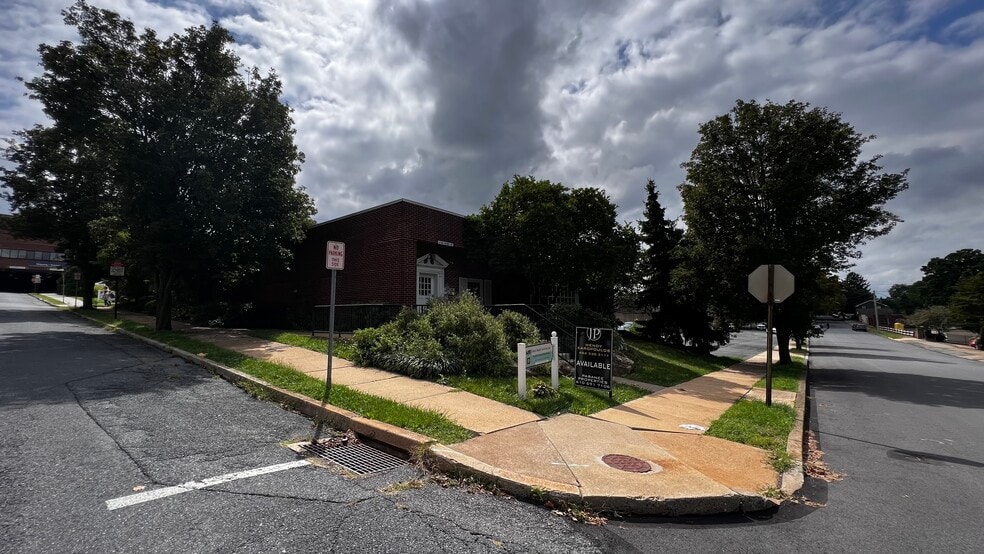 More Photos Of 2100 Ferry St, Easton Medical For Lease