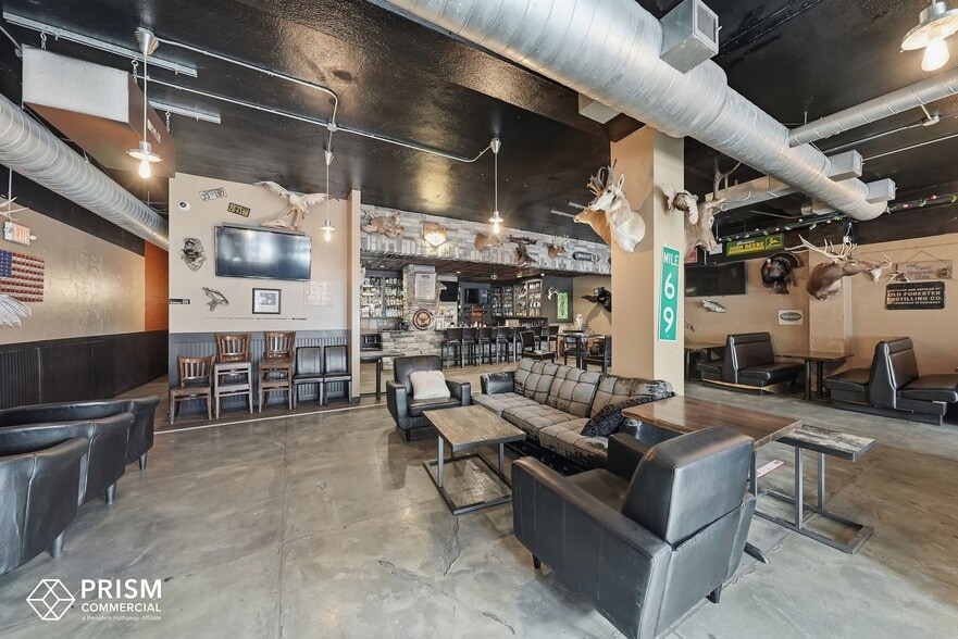 More Photos Of 1332-1336 P St, Lincoln Bar For Lease