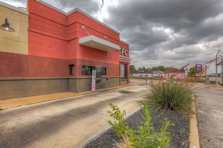 More Photos Of 206 N Wilson Ave, Sand Springs Fast Food For Sale