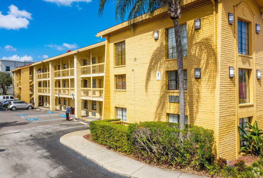 More Photos Of 7500 U.S. Highway 19 N, Pinellas Park Hotel For Sale