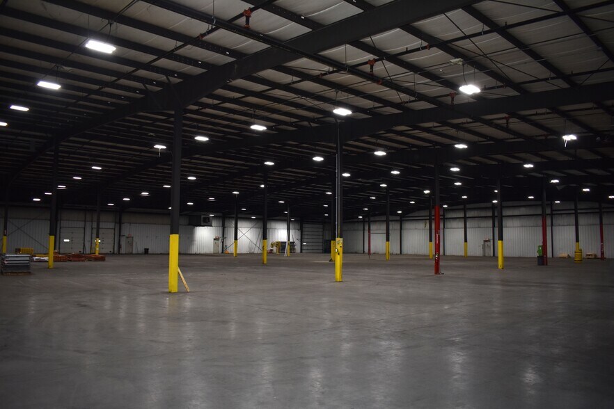 More Photos Of 3920 Kennedy Rd, Janesville Warehouse For Lease