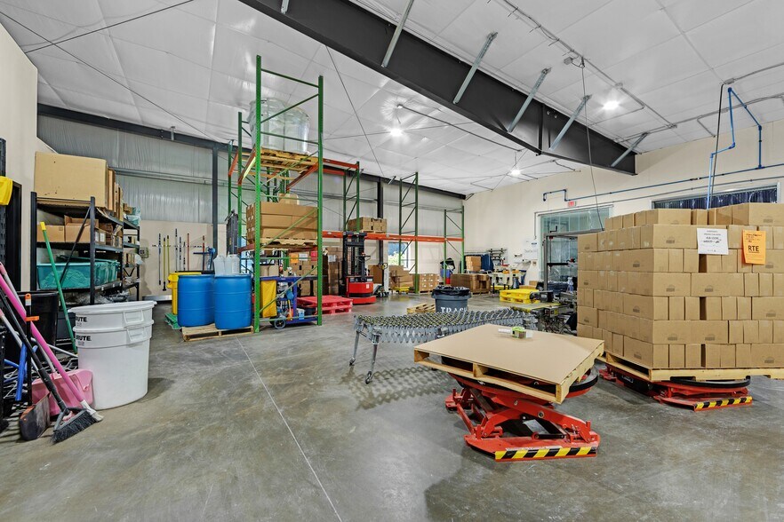 More Photos Of 353 Banner Farm Rd, Mills River Manufacturing For Sale